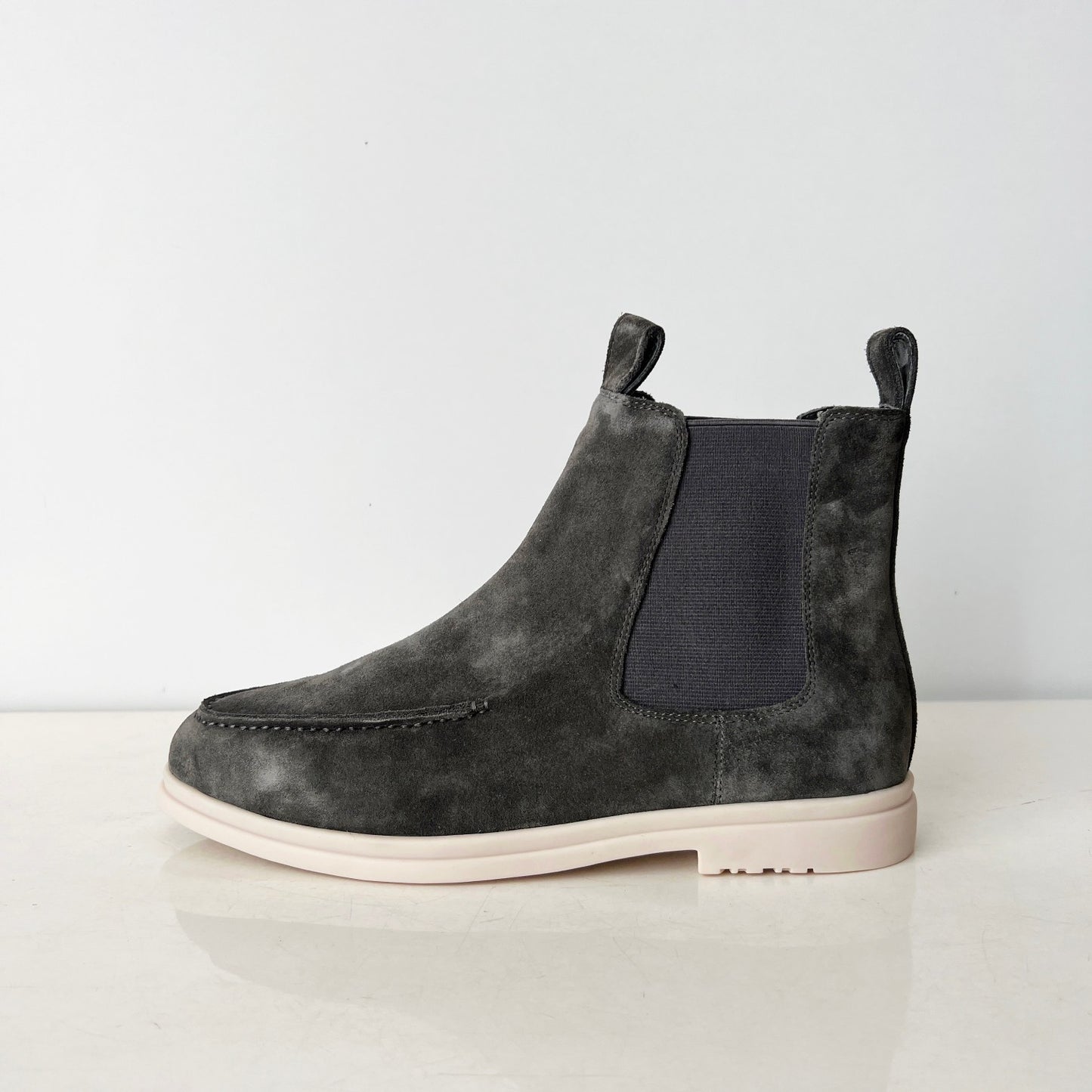 Svelte Suede Chelsea Boots